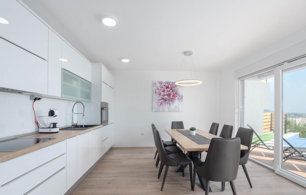 Villas Alfa & Omega Klis Екстер'єр фото