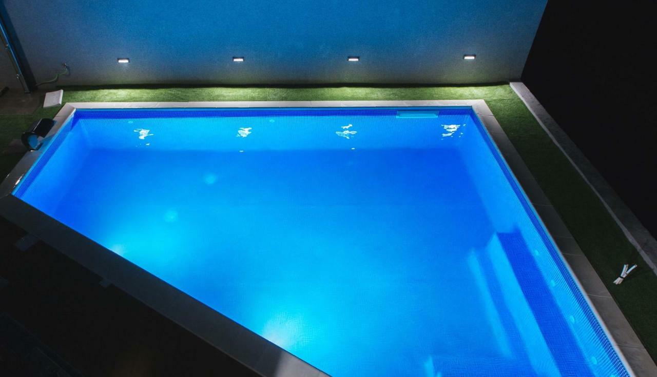 Villas Alfa & Omega Klis Екстер'єр фото